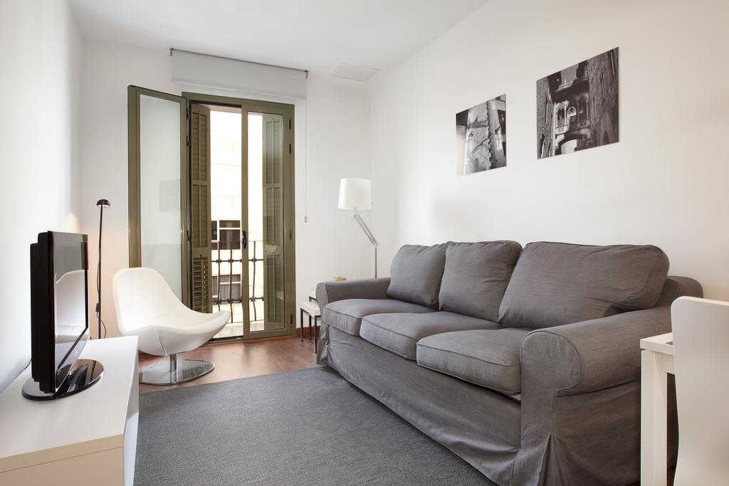 Blackandwhitehome Montjuïc-Fira Барселона Стая снимка