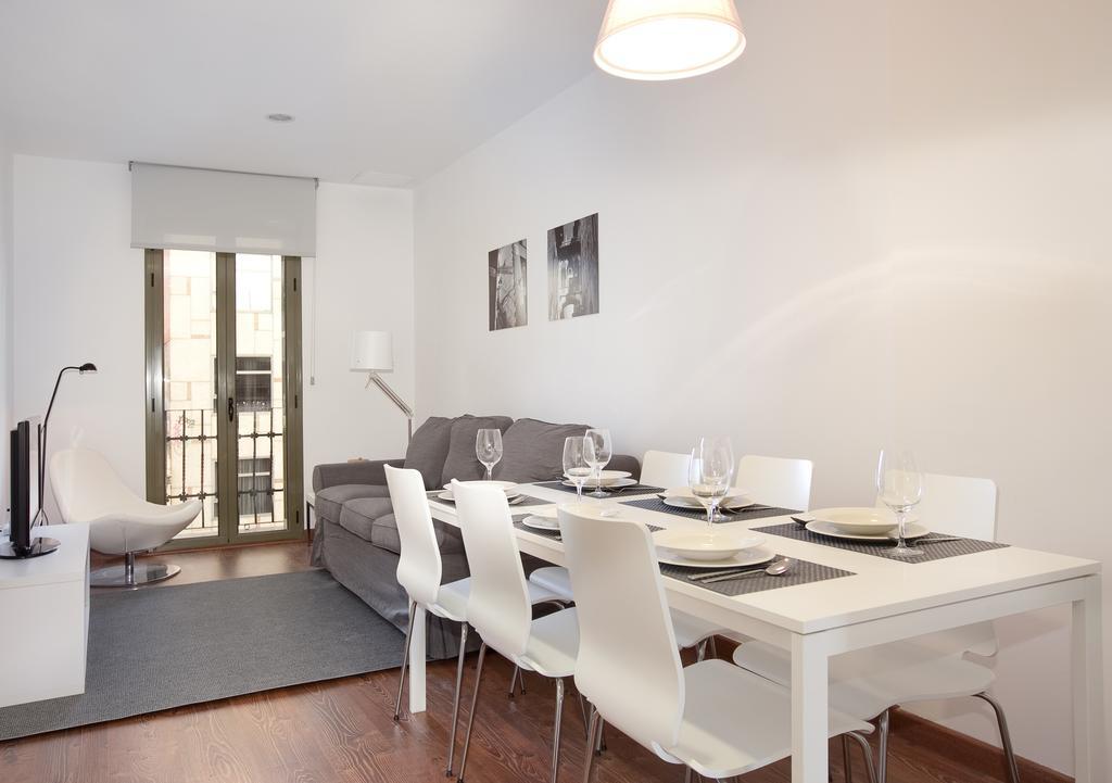 Blackandwhitehome Montjuïc-Fira Барселона Стая снимка