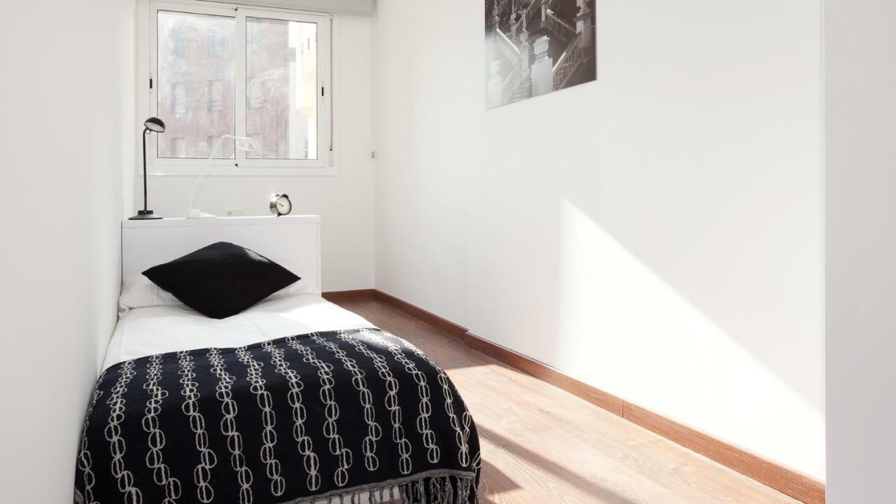 Blackandwhitehome Montjuïc-Fira Барселона Екстериор снимка
